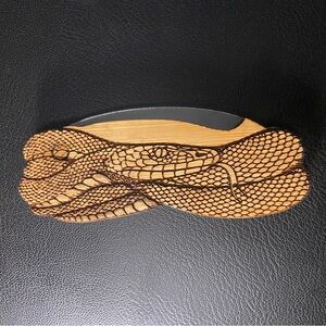 DeMarcus Alexan Snake Egg Travel Comb